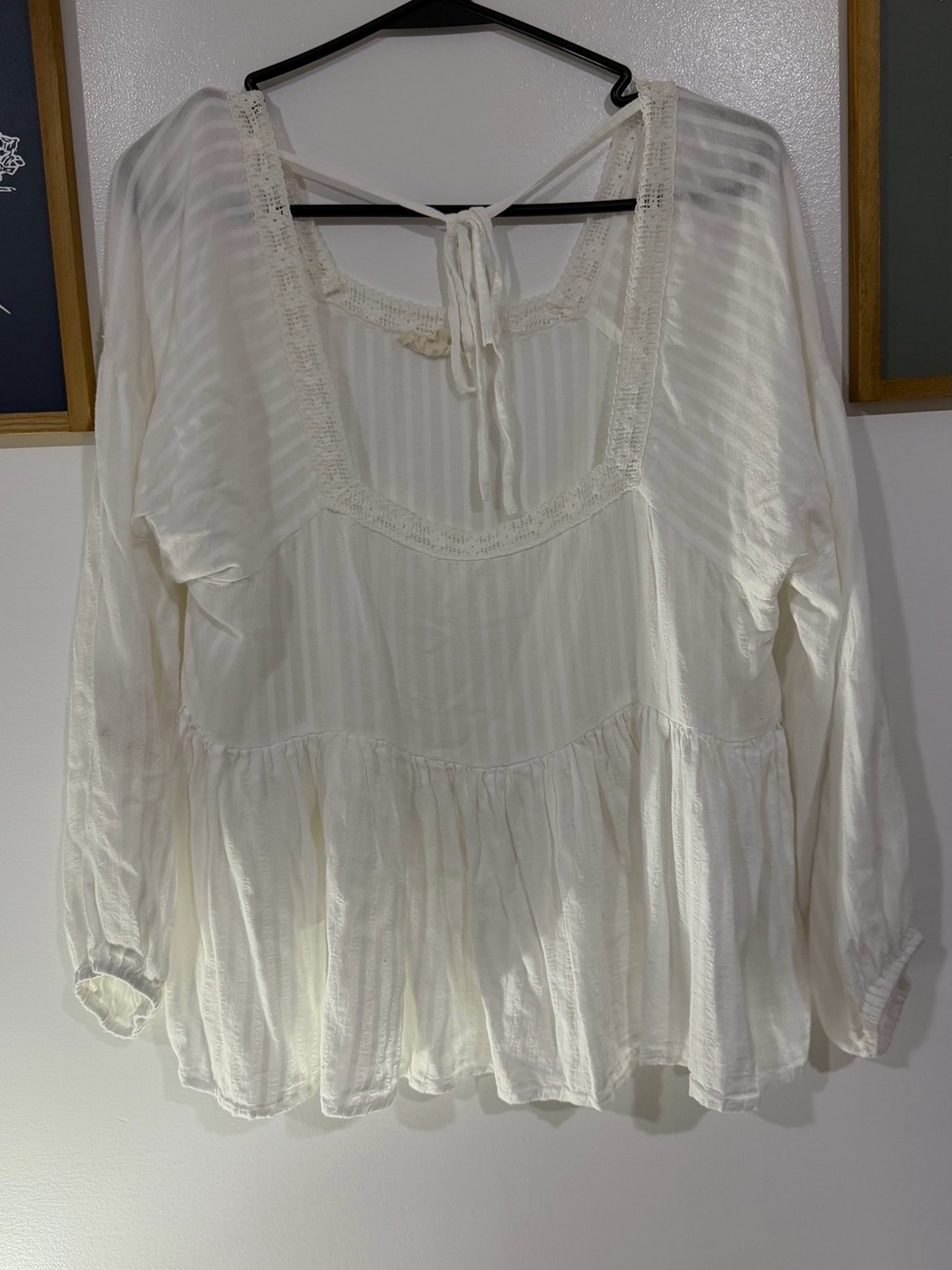 Eesome Women's White Peasant Blouse with Lace Trim